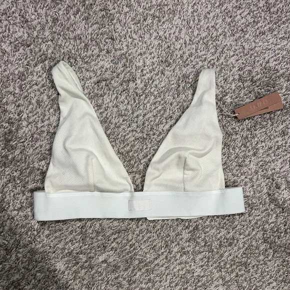 SKIMS Cotton Rib Plunge Bralette MEDIUM - Picture 4 of 7